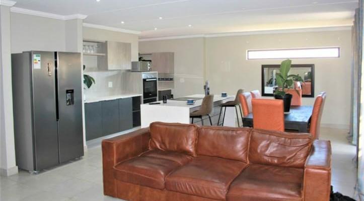 To Let 4 Bedroom Property for Rent in Aldarapark Gauteng