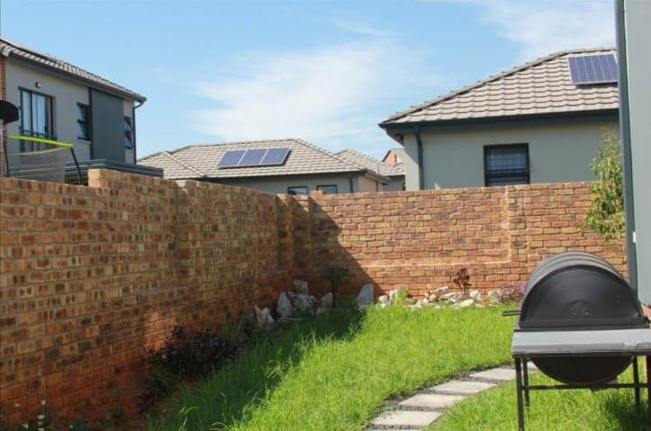 To Let 4 Bedroom Property for Rent in Aldarapark Gauteng