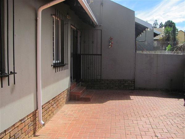 To Let 2 Bedroom Property for Rent in Sundowner Gauteng