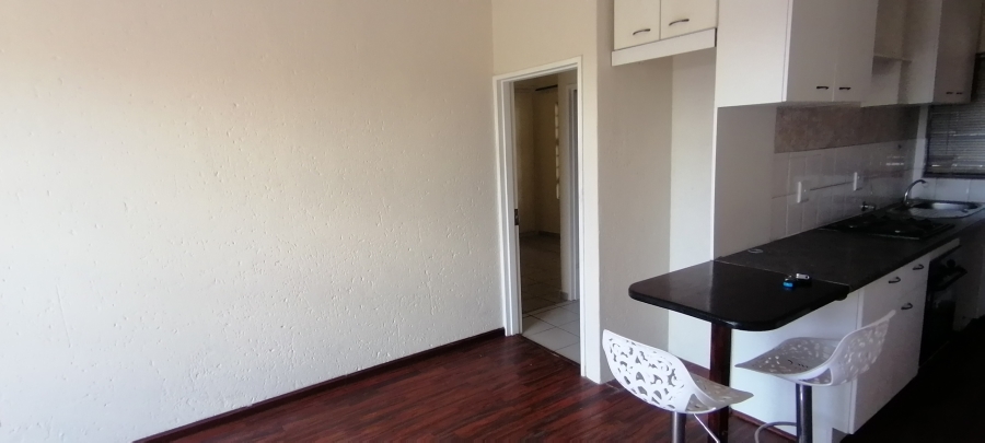 To Let 1 Bedroom Property for Rent in Weltevreden Park Gauteng