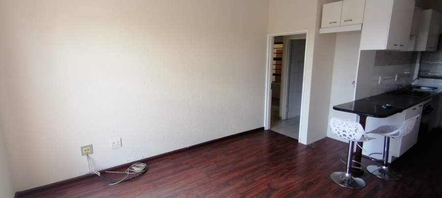 To Let 1 Bedroom Property for Rent in Weltevreden Park Gauteng