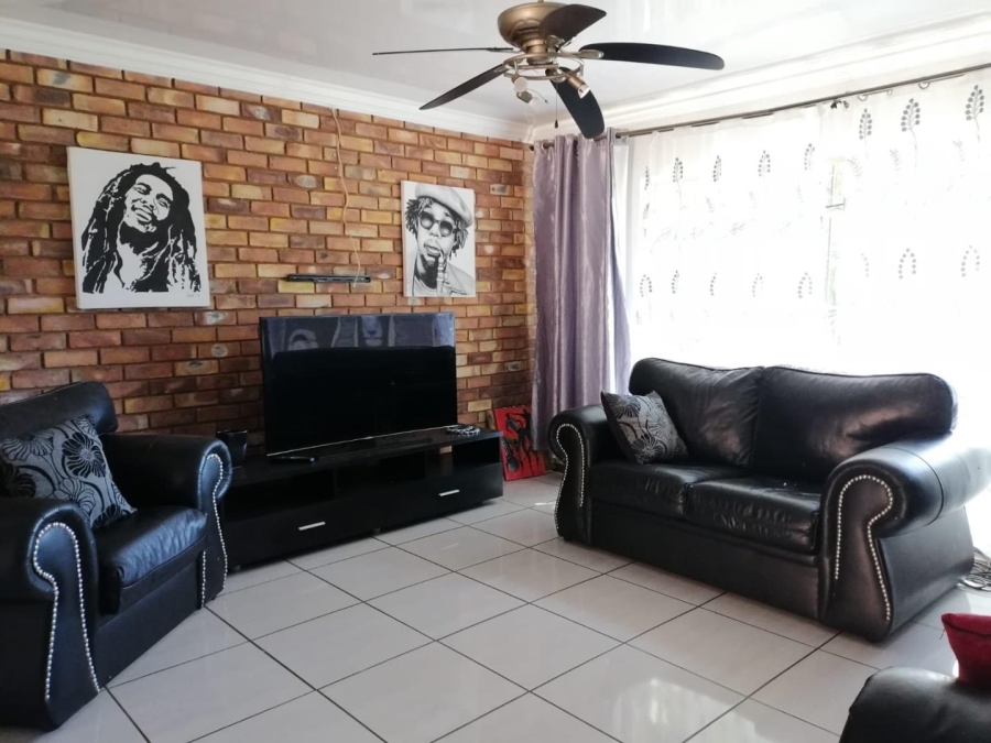 3 Bedroom Property for Sale in Theresa Park Gauteng