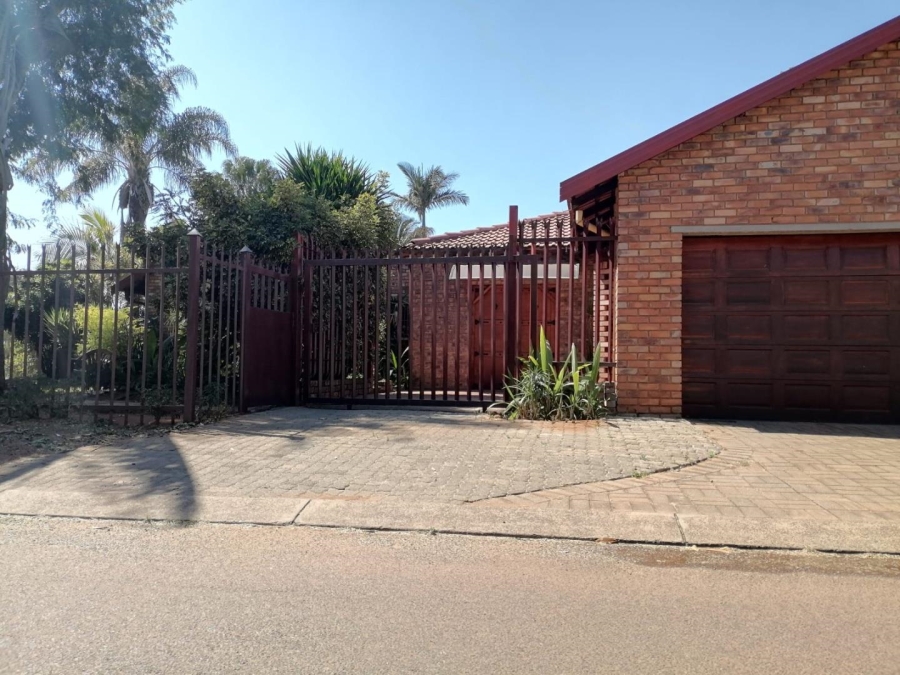 3 Bedroom Property for Sale in Theresa Park Gauteng