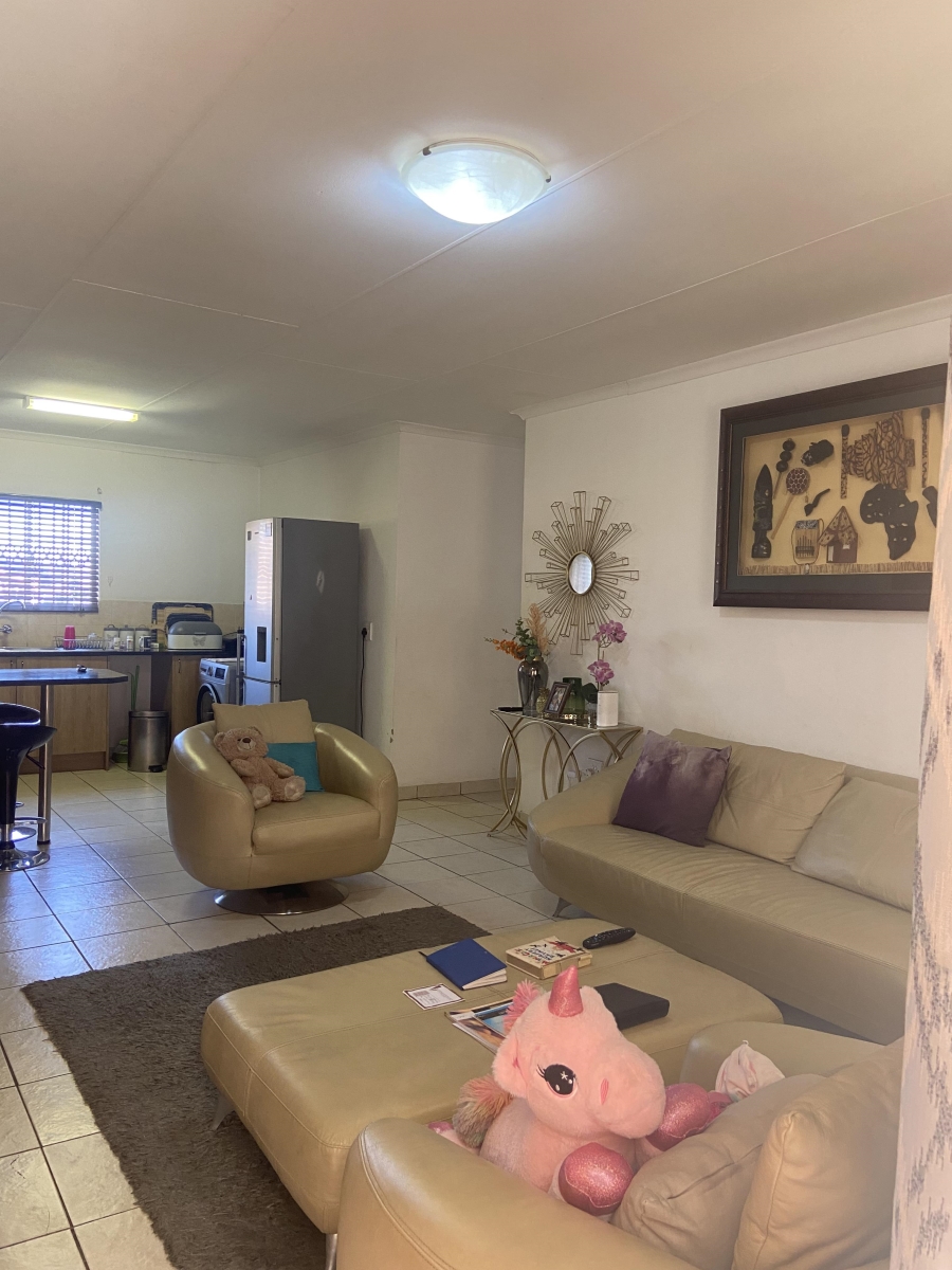 3 Bedroom Property for Sale in Kosmosdal Gauteng