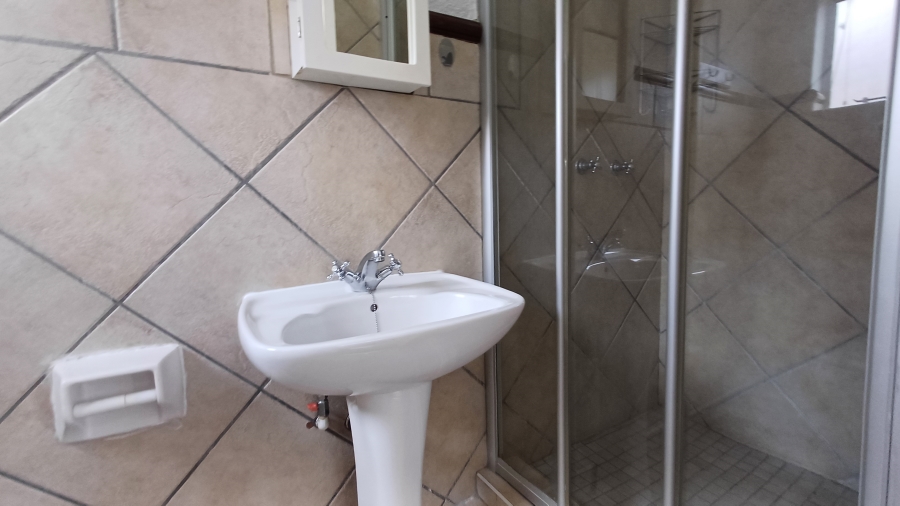 2 Bedroom Property for Sale in Sunninghill Gauteng