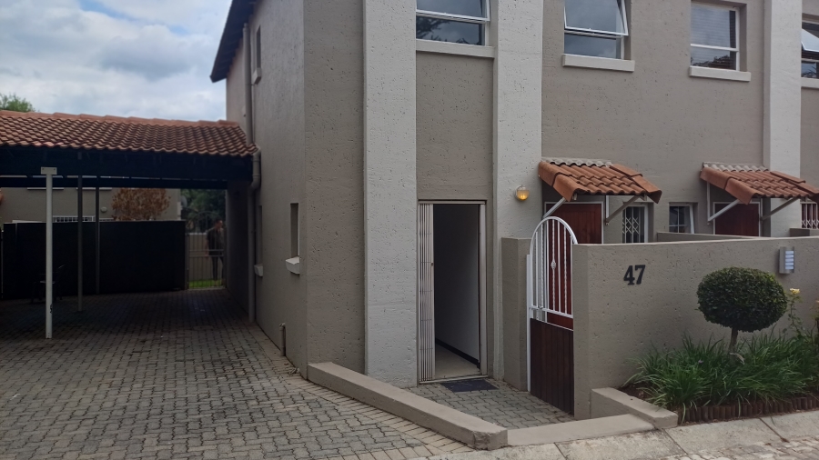 2 Bedroom Property for Sale in Sunninghill Gauteng