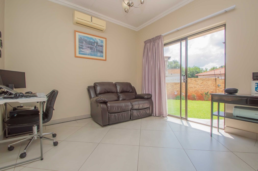 3 Bedroom Property for Sale in Poortview Gauteng