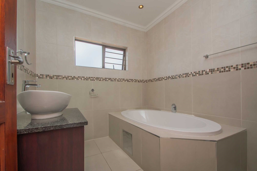 3 Bedroom Property for Sale in Poortview Gauteng