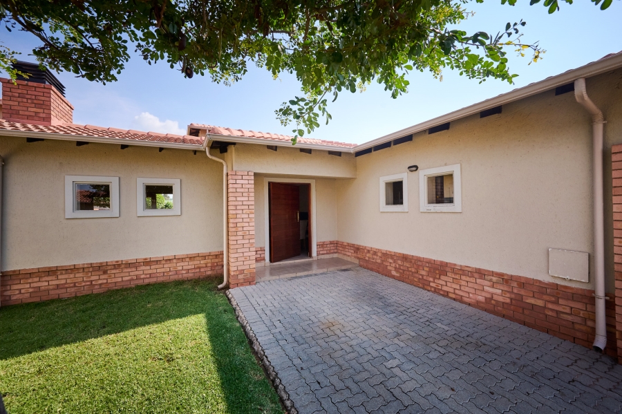 4 Bedroom Property for Sale in Noordwyk Gauteng