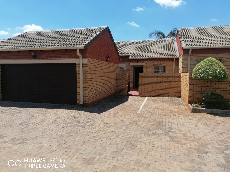 3 Bedroom Property for Sale in Equestria Gauteng