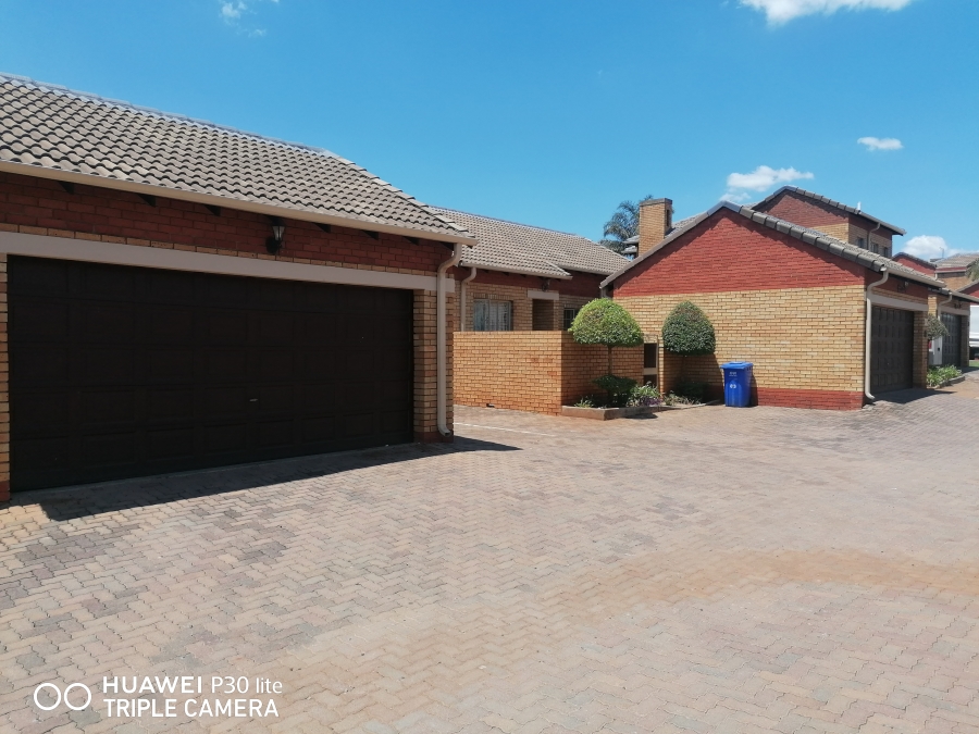 3 Bedroom Property for Sale in Equestria Gauteng