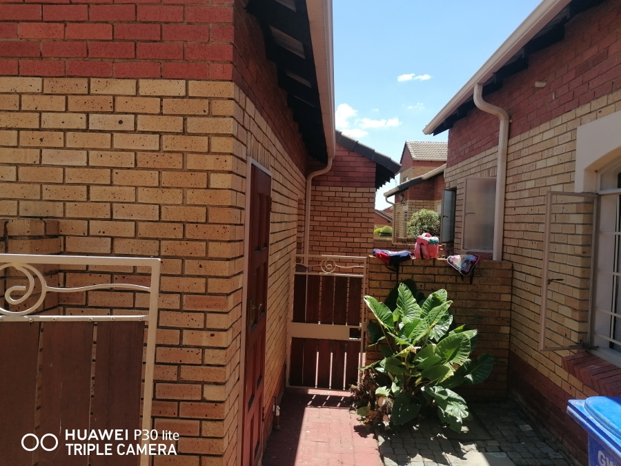 3 Bedroom Property for Sale in Equestria Gauteng