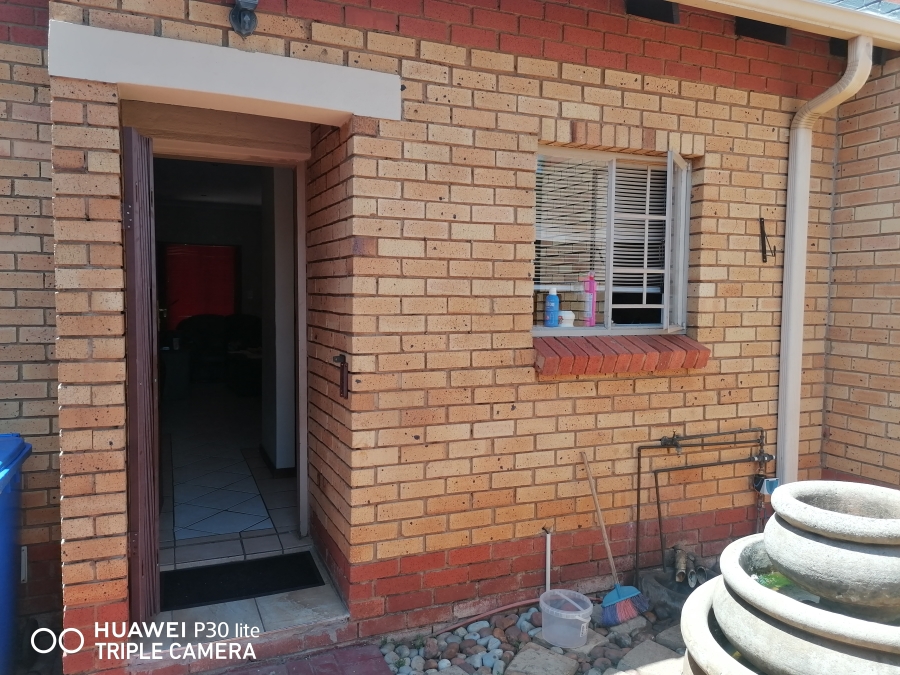 3 Bedroom Property for Sale in Equestria Gauteng