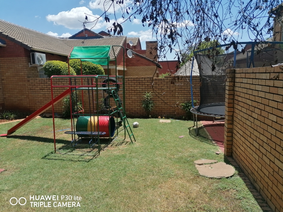 3 Bedroom Property for Sale in Equestria Gauteng