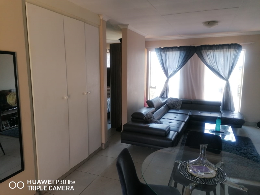 To Let 1 Bedroom Property for Rent in Willow Acres Gauteng