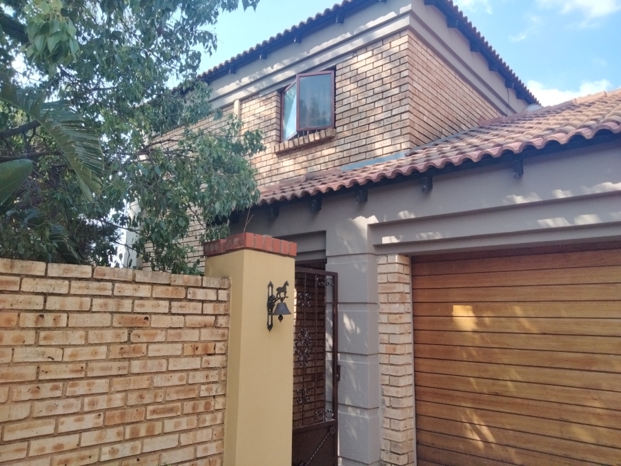 3 Bedroom Property for Sale in Pinehaven Gauteng