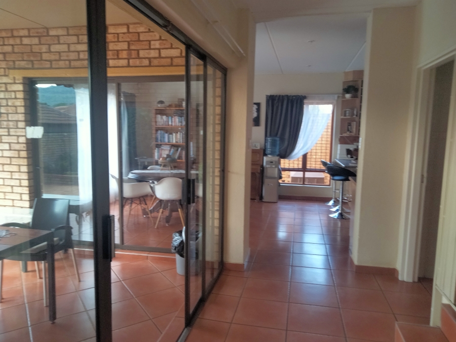 3 Bedroom Property for Sale in Pinehaven Gauteng