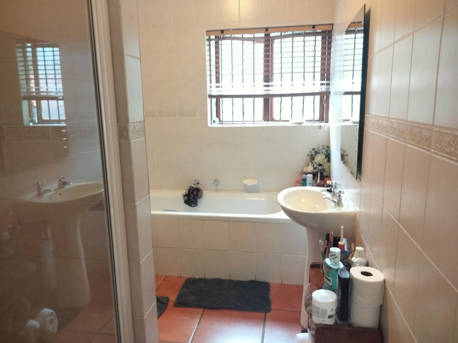 3 Bedroom Property for Sale in Pinehaven Gauteng