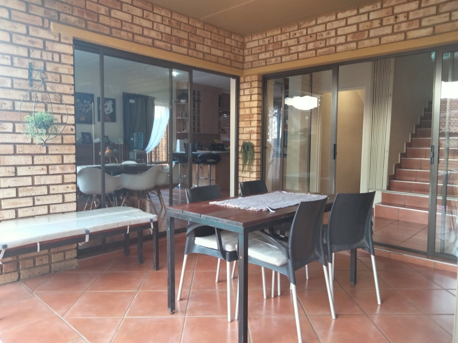 3 Bedroom Property for Sale in Pinehaven Gauteng