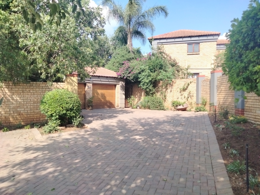 3 Bedroom Property for Sale in Pinehaven Gauteng