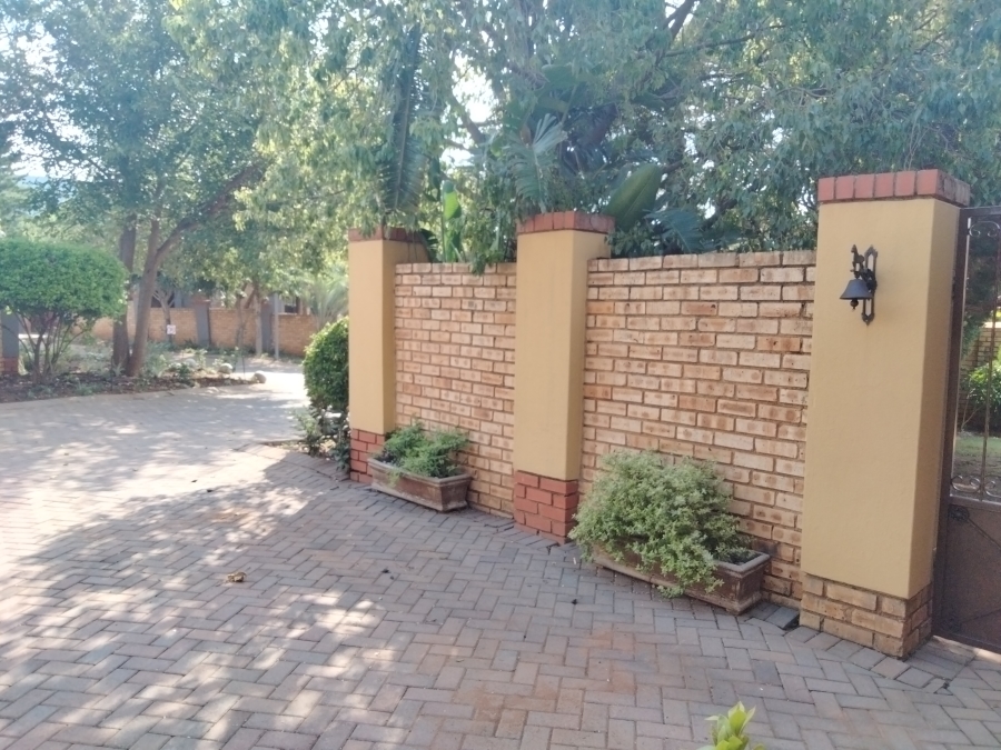 3 Bedroom Property for Sale in Pinehaven Gauteng