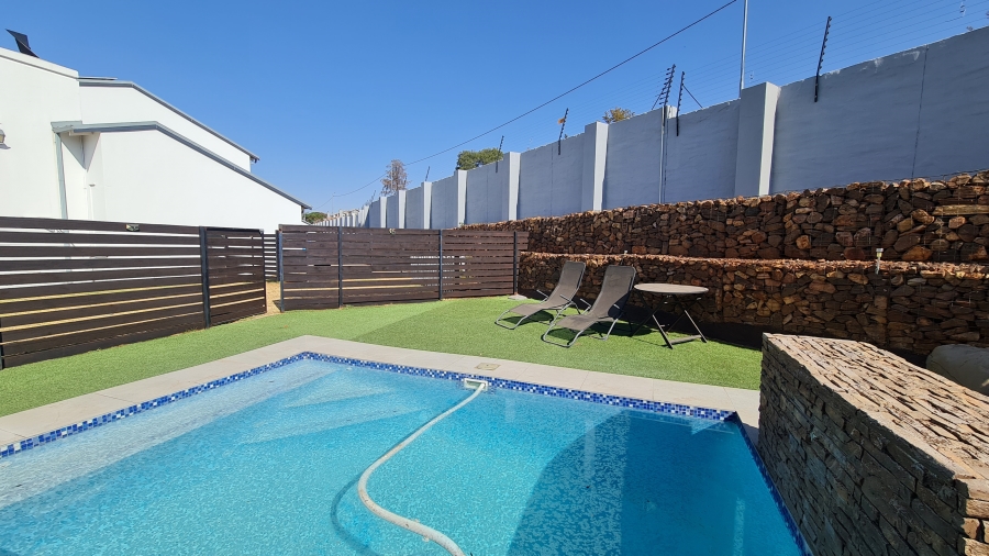 To Let 3 Bedroom Property for Rent in Willowbrook Gauteng