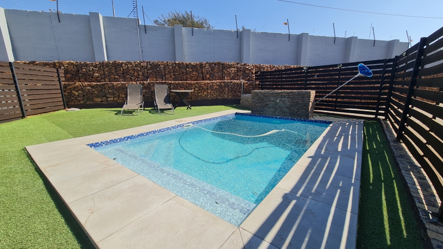 To Let 3 Bedroom Property for Rent in Willowbrook Gauteng