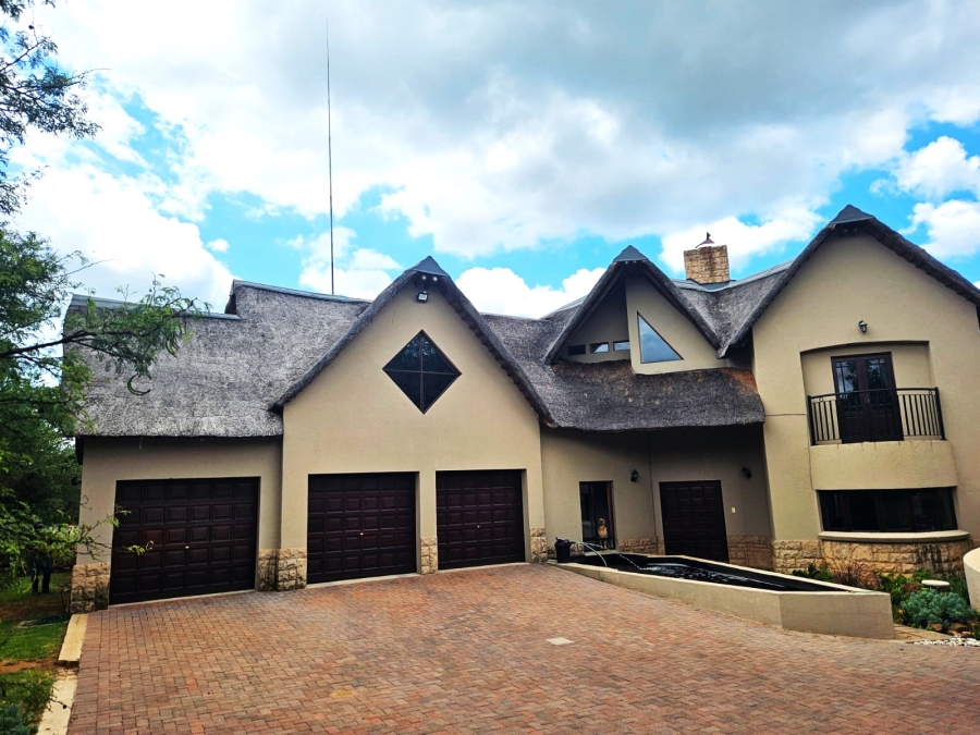 4 Bedroom Property for Sale in Leeuwfontein Gauteng