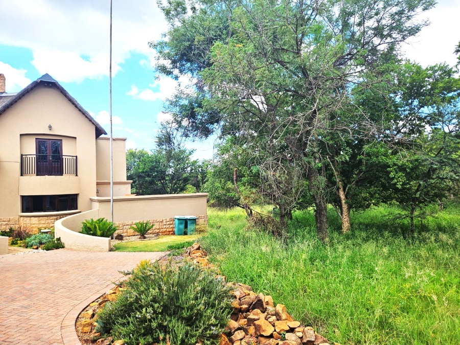 4 Bedroom Property for Sale in Leeuwfontein Gauteng