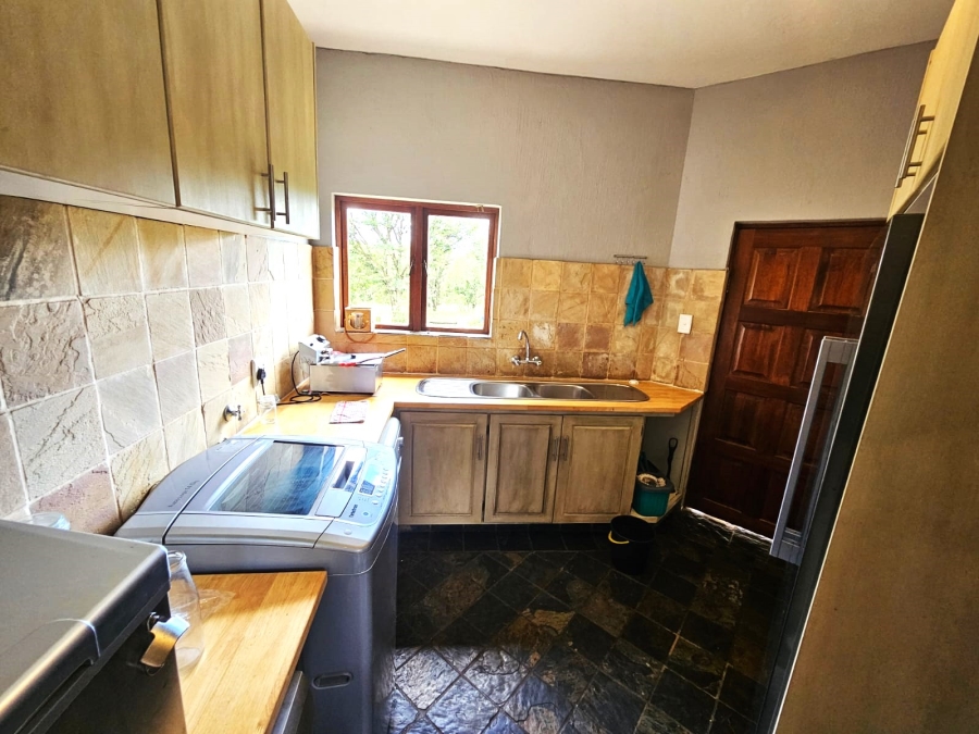 4 Bedroom Property for Sale in Leeuwfontein Gauteng