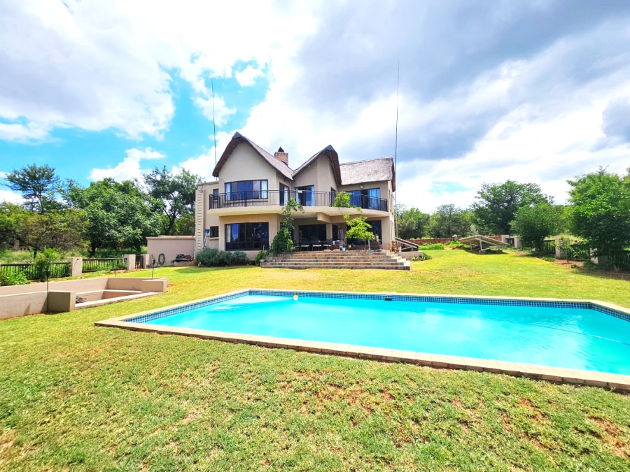 4 Bedroom Property for Sale in Leeuwfontein Gauteng