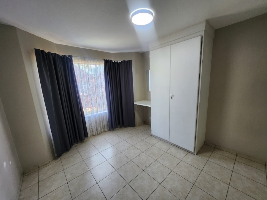 3 Bedroom Property for Sale in Eldoraigne Gauteng