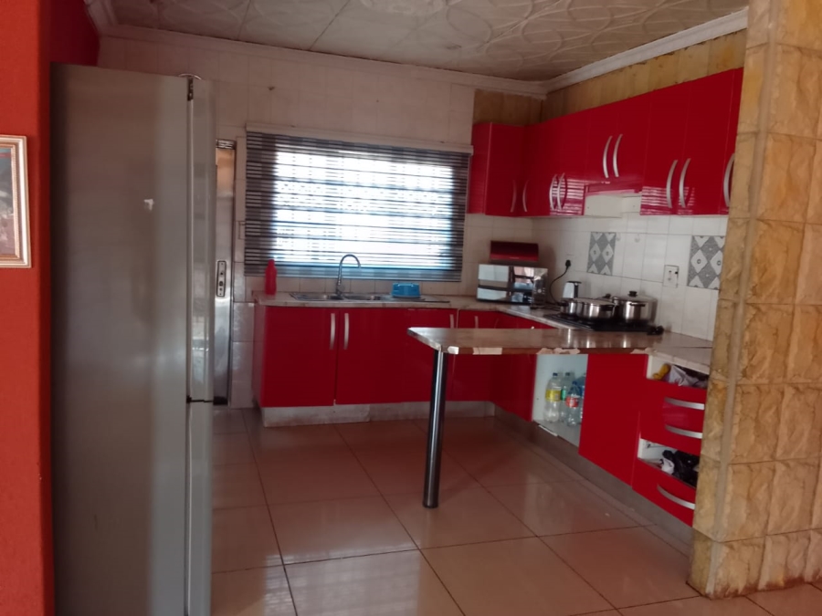 To Let 4 Bedroom Property for Rent in Mid Ennerdale Gauteng