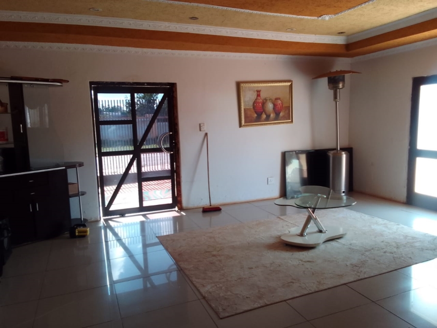 To Let 4 Bedroom Property for Rent in Mid Ennerdale Gauteng