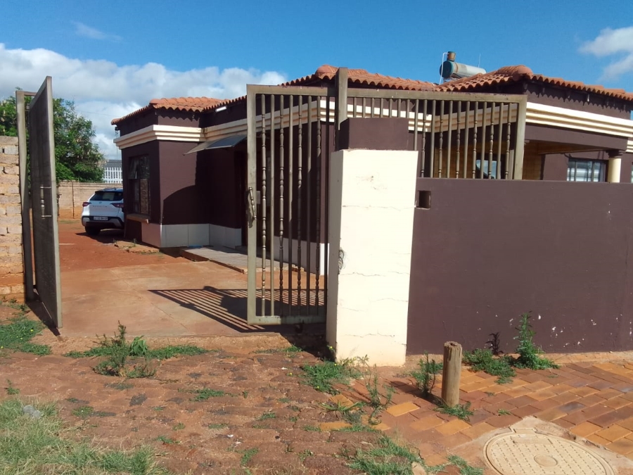 To Let 4 Bedroom Property for Rent in Mid Ennerdale Gauteng