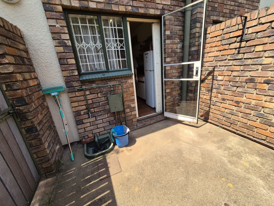 2 Bedroom Property for Sale in Hennopspark Gauteng