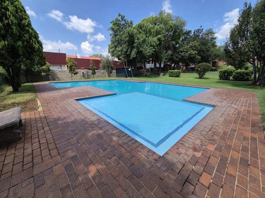 2 Bedroom Property for Sale in Hennopspark Gauteng