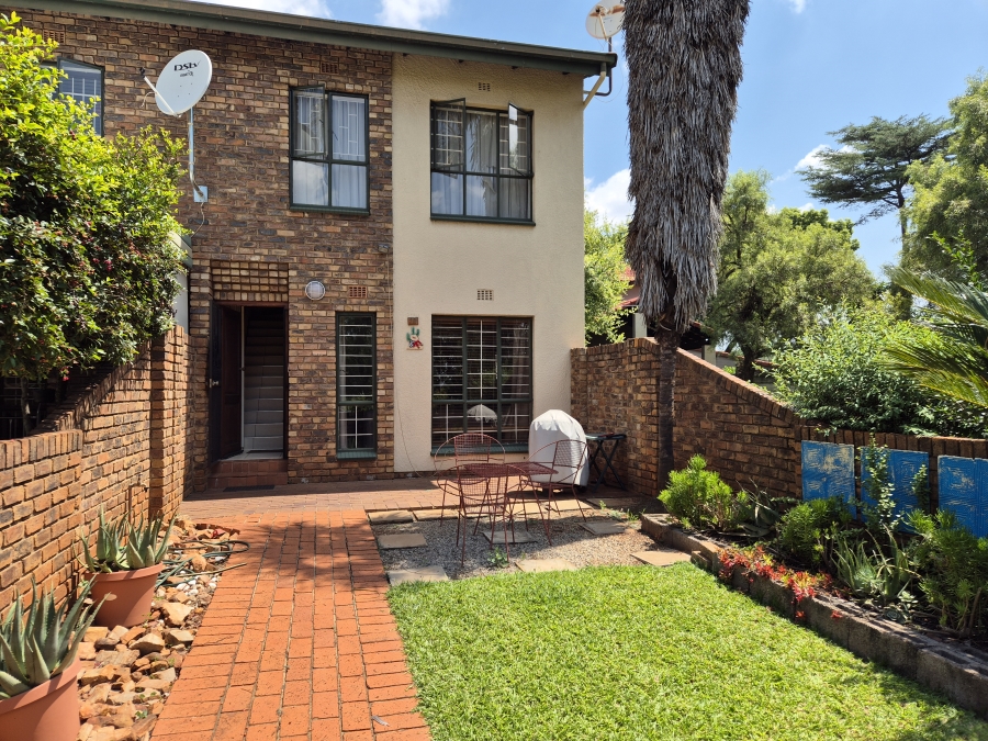 2 Bedroom Property for Sale in Hennopspark Gauteng