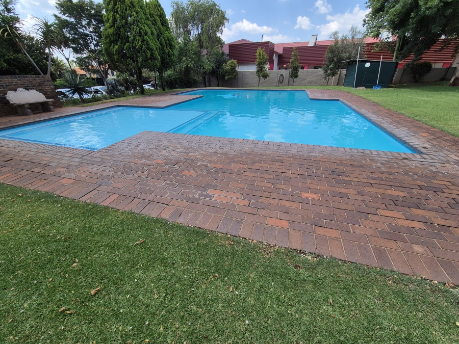 2 Bedroom Property for Sale in Hennopspark Gauteng