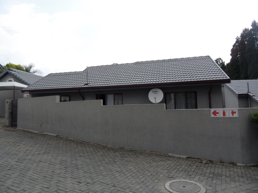 2 Bedroom Property for Sale in Corlett Gardens Gauteng