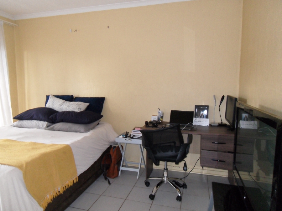 2 Bedroom Property for Sale in Corlett Gardens Gauteng