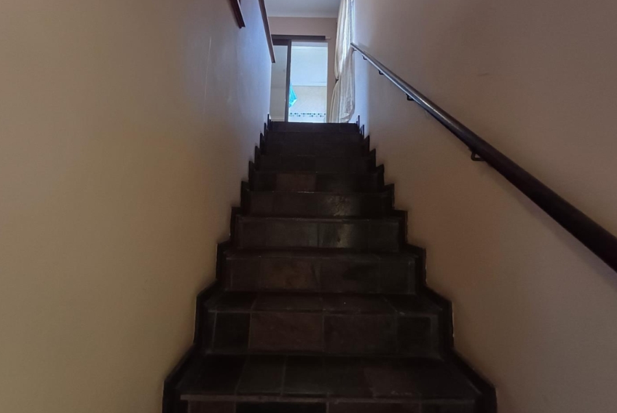 5 Bedroom Property for Sale in Linmeyer Gauteng