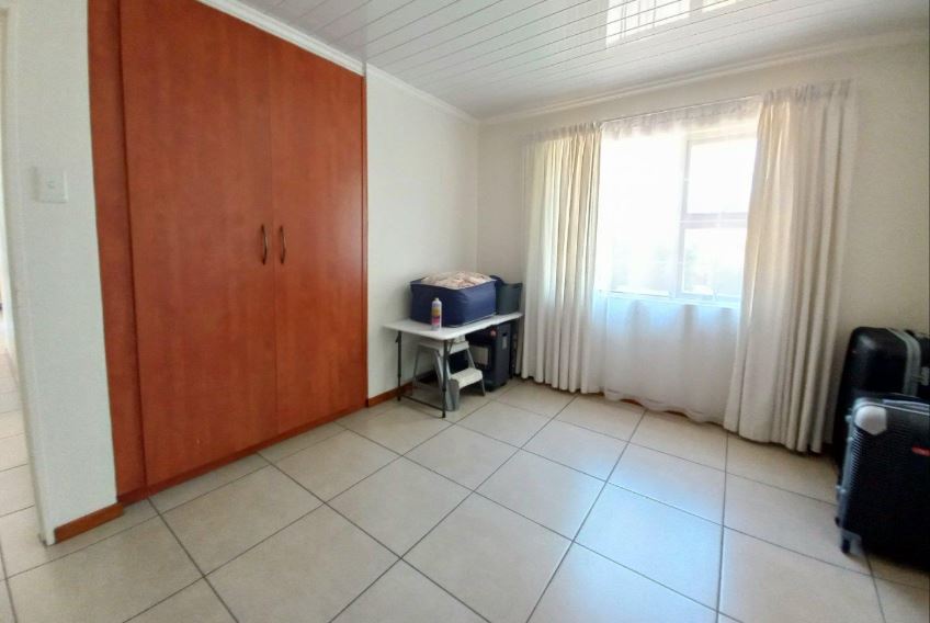 3 Bedroom Property for Sale in Greenstone Hill Gauteng