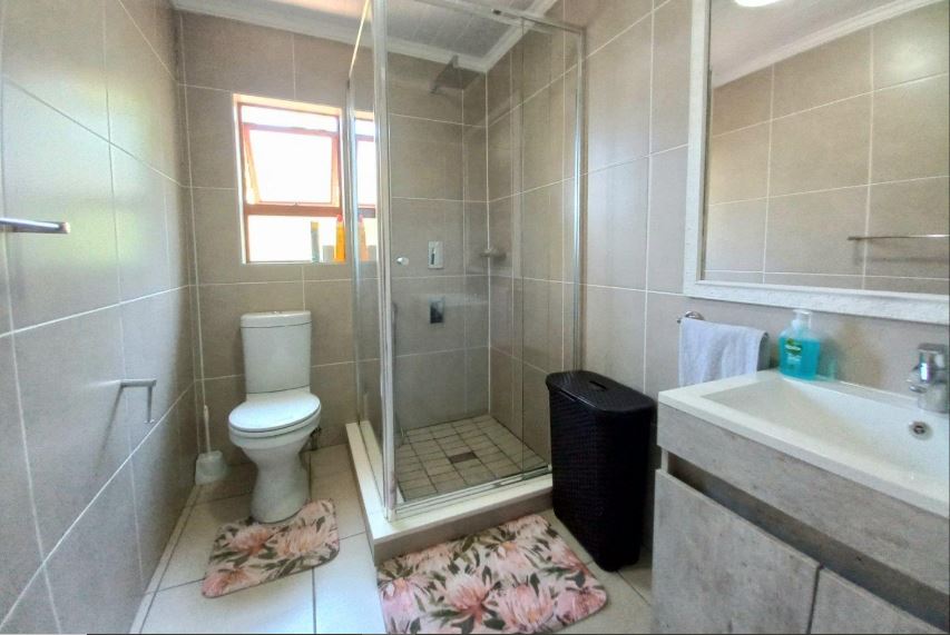 3 Bedroom Property for Sale in Greenstone Hill Gauteng