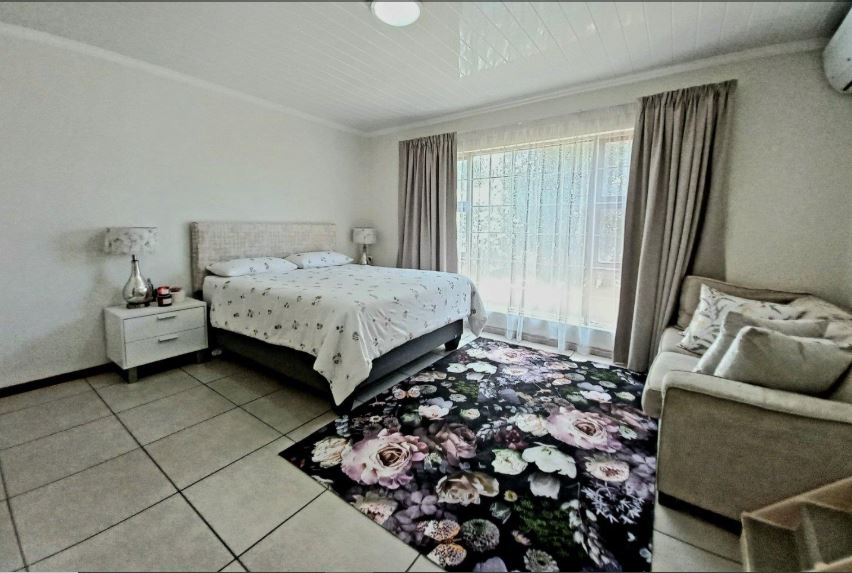 3 Bedroom Property for Sale in Greenstone Hill Gauteng