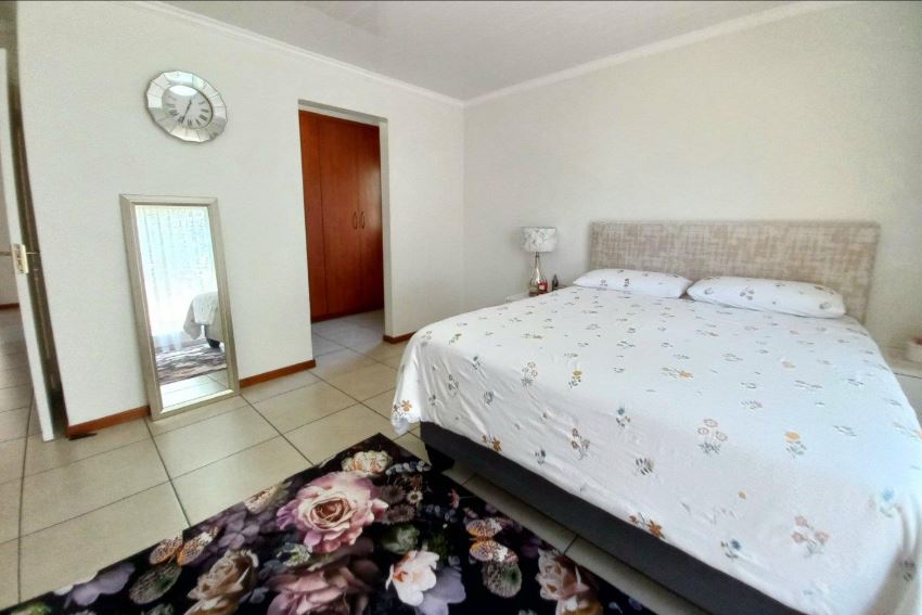 3 Bedroom Property for Sale in Greenstone Hill Gauteng