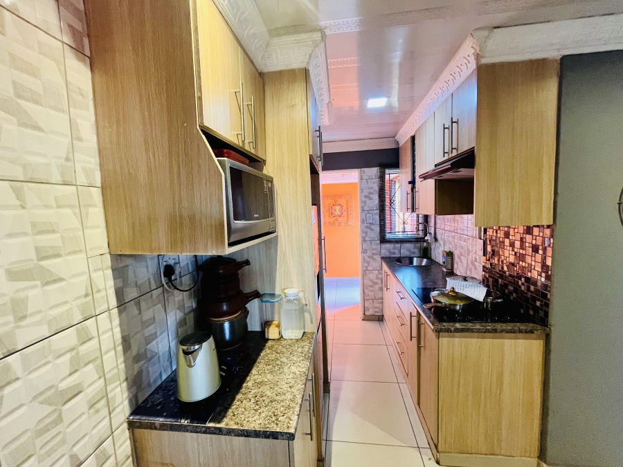 2 Bedroom Property for Sale in Palm Ridge Gauteng