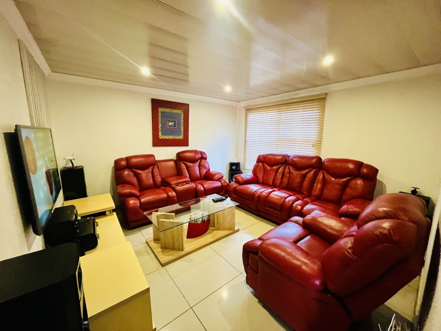 2 Bedroom Property for Sale in Palm Ridge Gauteng