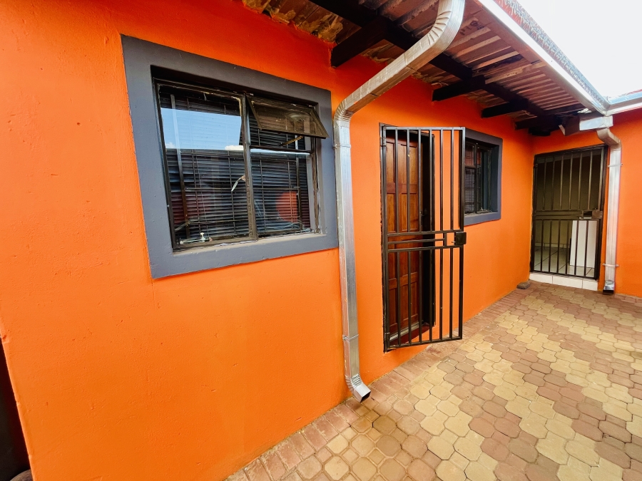 2 Bedroom Property for Sale in Palm Ridge Gauteng