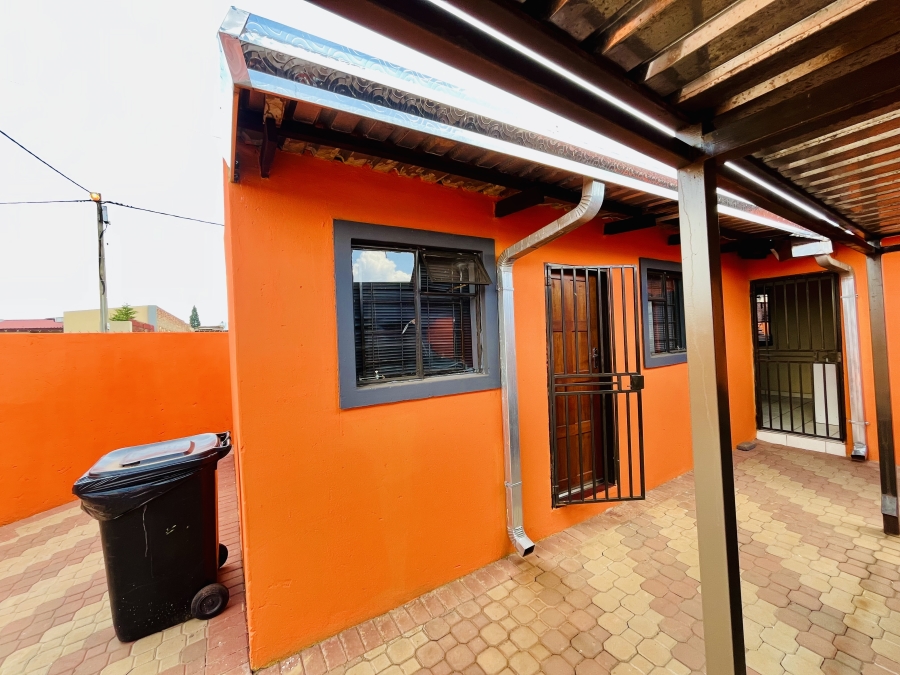 2 Bedroom Property for Sale in Palm Ridge Gauteng